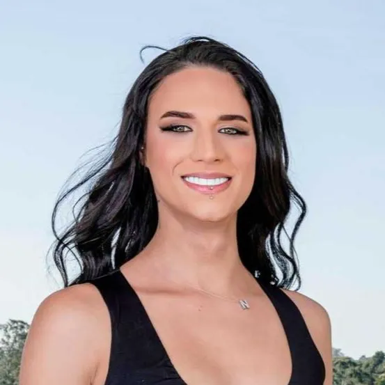 Nikolle Mayara Nikolle Mayara Image