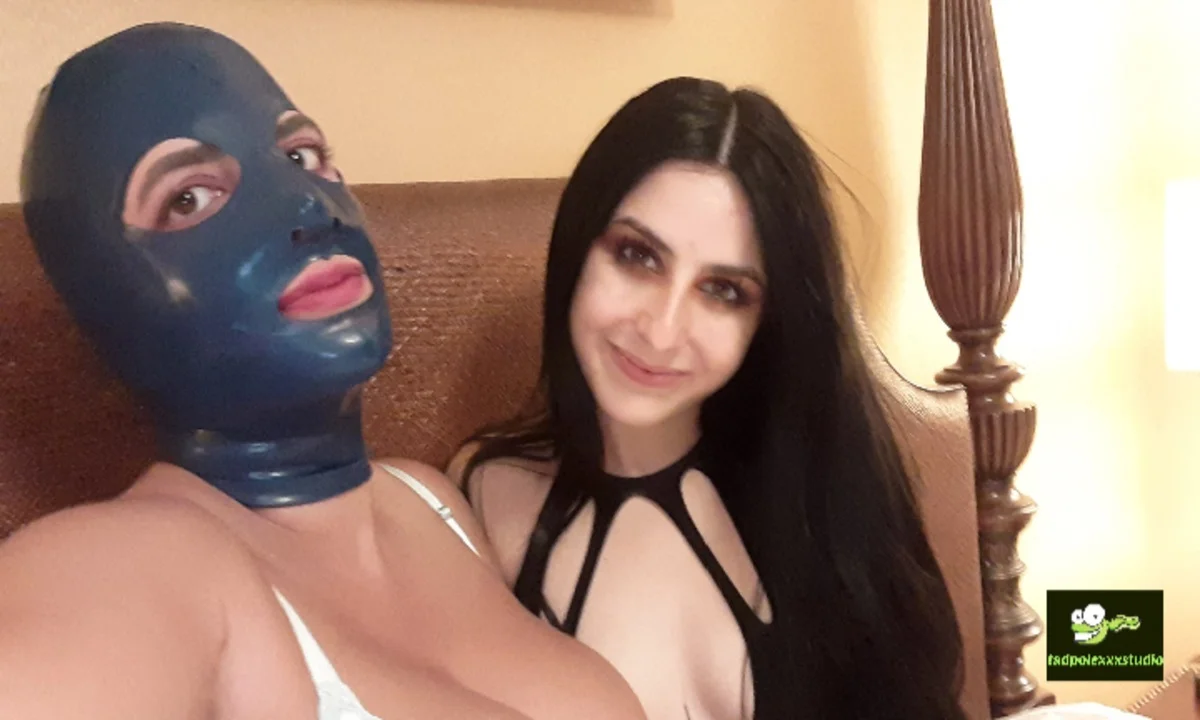 Sarah Arabic And Kaitlyn Katsaros Get Wild With 4 Guys VR Adult Videos