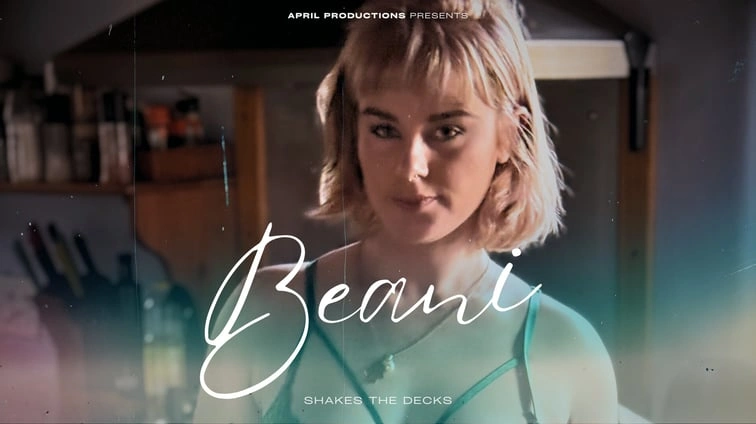 Beanie Shakes The Decks VR Adult Videos