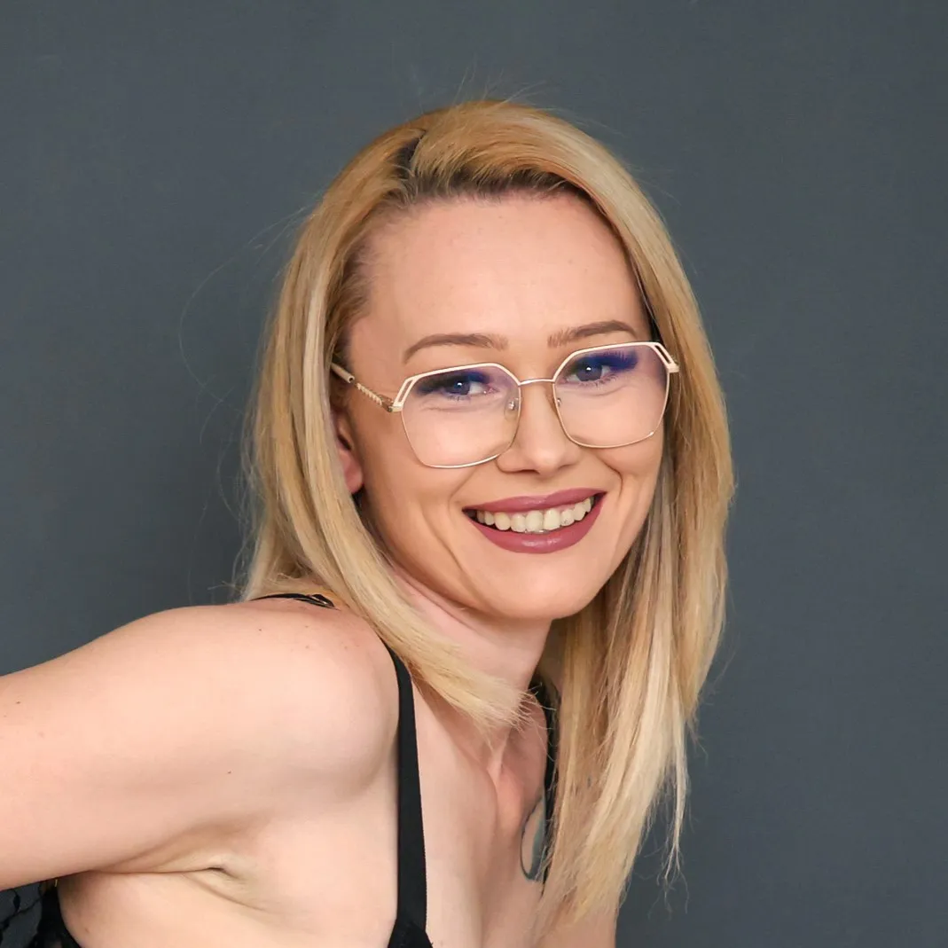 Ellie Crystal - Professional VR Pornstar Profile Photo | VR Porno Star
