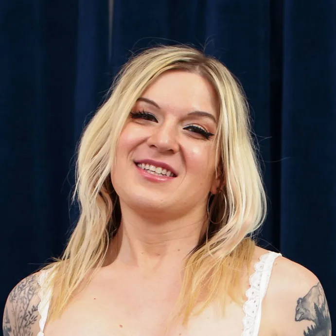Kaela Luna - Professional VR Pornstar Profile Photo | VR Porno Star