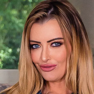 Linzee Ryder - Professional VR Pornstar Profile Photo | VR Porno Star