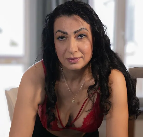 Sarah Milf - Female Adult Performer Sarah Milf - Professional VR Pornstar Profile Photo | VR Porno Star